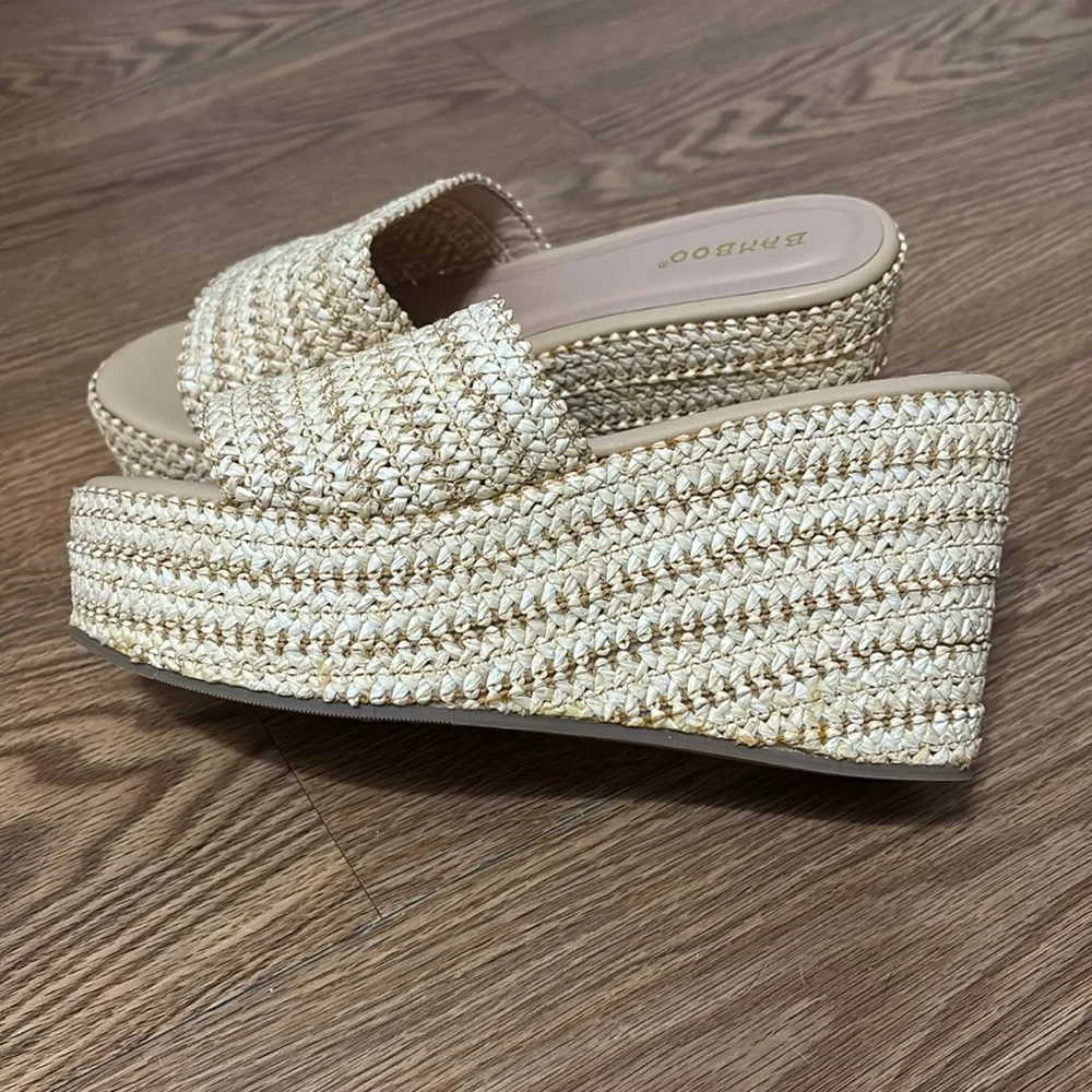 Sandals - Picture 3 of 4